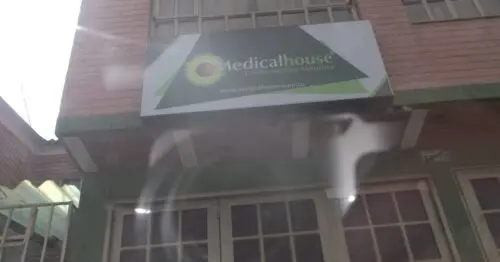 MEDICALHOUSE CARRERA 3 MEDICALHOUSE CARRERA 3